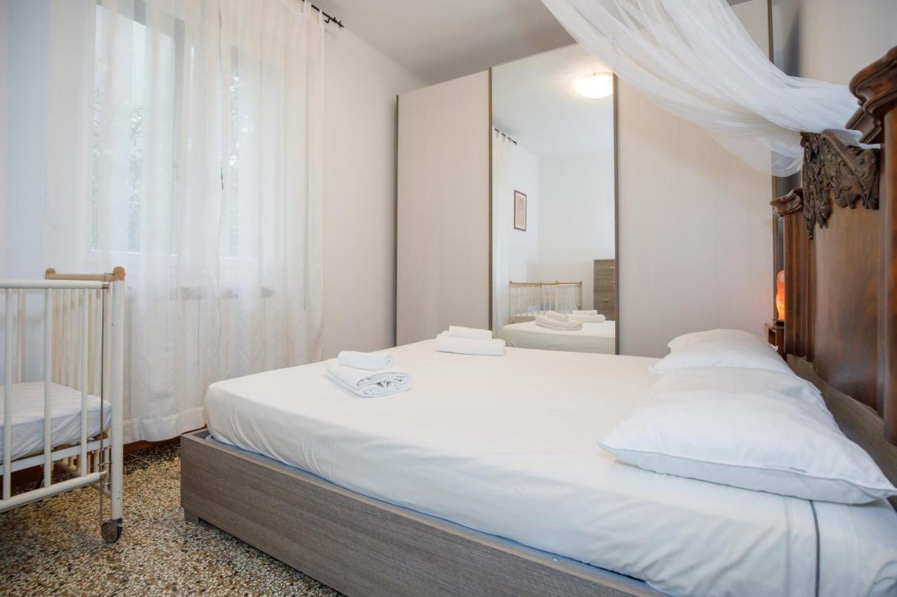 Gozzi House - Comoda Casa - Free Parking - Easy To Venice! Местре Экстерьер фото